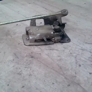 TOYOTA HIACE 95- Jobb tolóajtó zárszerkezet bontott alkatrész Biztonságos fizetés