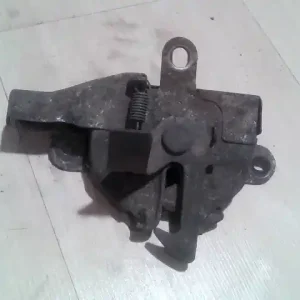 Korlátozott ajánlat TOYOTA HIACE 95- Motorháztető zár bontott alkatrész