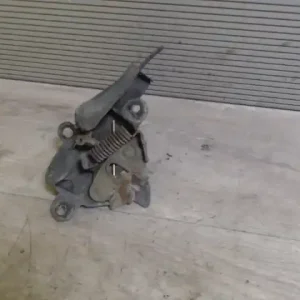 TOYOTA HIACE 95- Motorháztető zár bontott alkatrész Olcsóbb