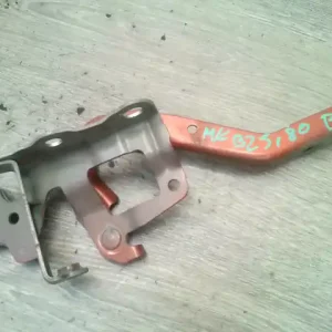 Alacsony ár TOYOTA IQ 2009.01.01- Motorháztető bal zsanér bontott alkatrész