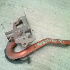 TOYOTA IQ 2009.01.01- Motorháztető jobb zsanér bontott alkatrész Vásárlói kedvenc