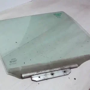 Utolsó esély TOYOTA YARIS Jobb hátsó ajtóüveg bontott alkatrész