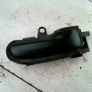 Expressz kézbesítés TOYOTA YARIS Jobb hátsó belső kilincs bontott alkatrész