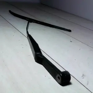 Ingyenes szállítás TOYOTA YARIS 06.01.01-08.12.31 Ablaktörlő kar jobb első bontott alkatrész