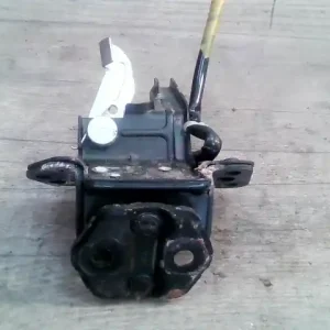 Utolsó esély TOYOTA YARIS 06.01.01-08.12.31 Csomagtér ajtó zárszerkezet 5 ajtósbontott alkatrész