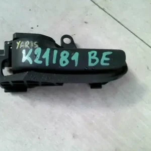 TOYOTA YARIS Bal első belső kilincs bontott alkatrész Ingyenes szállítás