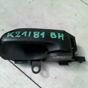 Korlátozott ajánlat TOYOTA YARIS Bal hátsó belső kilincs 5 ajtós bontott alkatrész