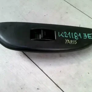 TOYOTA YARIS Jobb első ablakemelő kapcsoló bontott alkatrész Népszerű