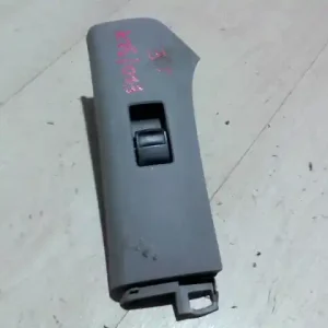 TOYOTA YARIS 06.01.01-08.12.31 Jobb első ablakemelő kapcsoló bontott alkatrész Gyors kiszállítás
