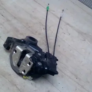 TOYOTA YARIS 2009.01.01-2011.10.15 Bal első ajtó zárszerkezet központi záras 5 ajtós bontott alkatrész Vedd meg online