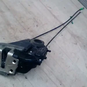 Azonnal elérhető TOYOTA YARIS 2009.01.01-2011.10.15 Bal hátsó ajtó zárszerkezet központi záras 5 ajtós bontott alkatrész