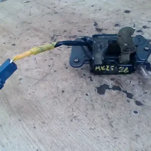 Legjobb ár TOYOTA YARIS 2009.01.01-2011.10.15 Csomagtér ajtó zárszerkezet 5 ajtós bontott alkatrész