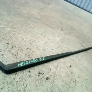 Kedvezmény TOYOTA YARIS 99.04-05.09 Ablaktörlő kar bal első 3 ajtós bontott alkatrész