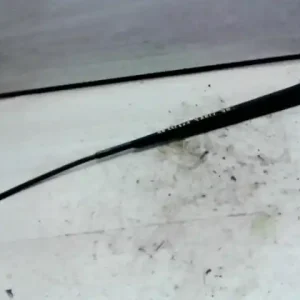 Azonnali szállítás TOYOTA YARIS 99.04-05.09 Ablaktörlő kar jobb első bontott alkatrész