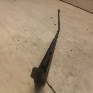 Korlátozott ajánlat TOYOTA YARIS 99.04-05.09 Ablaktörlő kar jobb első bontott alkatrész