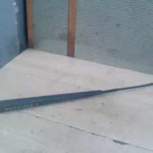 TOYOTA YARIS 99.04-05.09 Ablaktörlő kar jobb első bontott alkatrész Különleges ajánlat