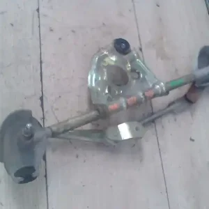 Bestseller TOYOTA YARIS 99.04-05.09 Ablaktörlő mechanika első bontott alkatrész