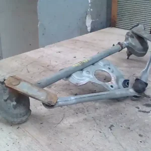 Vedd meg online TOYOTA YARIS 99.04-05.09 Ablaktörlő mechanika első bontott alkatrész