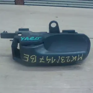 Vedd meg most TOYOTA YARIS 99.04-05.09 Bal első belső kilincs 5 ajtós bontott alkatrész