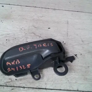 TOYOTA YARIS 99.04-05.09 Bal első belső kilincs bontott alkatrész Azonnali szállítás