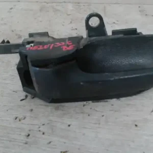 Legjobb ár TOYOTA YARIS 99.04-05.09 Bal első belső kilincs bontott alkatrész