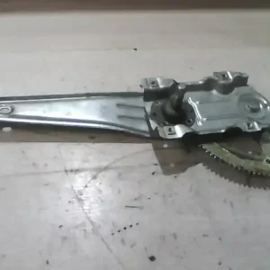 Ingyenes szállítás TOYOTA YARIS 99.04-05.09 Bal hátsó ablakemelő szerkezet mechanikus bontott alkatrész