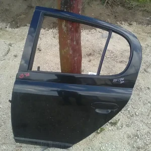 Árengedmény TOYOTA YARIS 99.04-05.09 Bal hátsó ajtó. bontott alkatrész