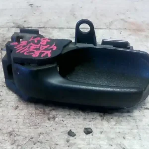 TOYOTA YARIS 99.04-05.09 Bal hátsó belső kilincs 5 ajtós bontott alkatrész Vásárlói kedvenc