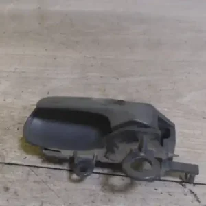 TOYOTA YARIS 99.04-05.09 Bal hátsó belső kilincs 5 ajtós bontott alkatrész Akció