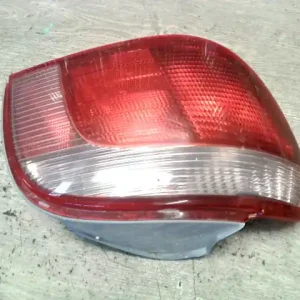 TOYOTA YARIS 99.04-05.09 Bal hátsó lámpa 3 ajtós bontott alkatrész Outlet