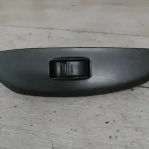 TOYOTA YARIS 99.04-05.09 Jobb első ablakemelő kapcsoló bontott alkatrész Expressz szállítás