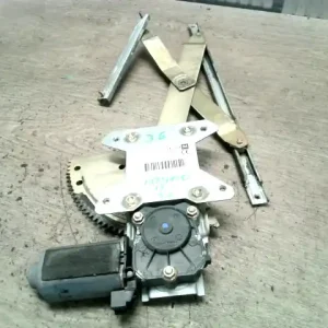 Kedvezmény TOYOTA YARIS 99.04-05.09 Jobb első ablakemelő szerkezet elektromos 3 ajtós bontott alkatrész