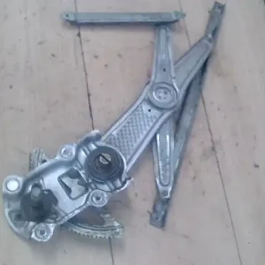 Újdonság TOYOTA YARIS 99.04-05.09 Jobb első ablakemelő szerkezet mechanikus 3 ajtós bontott alkatrész