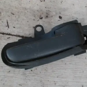 TOYOTA YARIS 99.04-05.09 Jobb első belső kilincs bontott alkatrész Nézd meg most