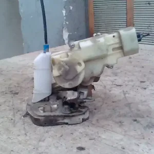 TOYOTA YARIS 99.04-05.09 Jobb hátsó ajtó zárszerkezet központi záras bontott alkatrész Kedvezmény