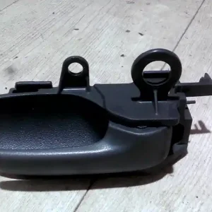 TOYOTA YARIS 99.04-05.09 Jobb hátsó belső kilincs bontott alkatrész Vedd meg online