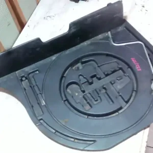 TOYOTA YARIS 99.04-05.09 Szerszámtartó pótkerékbe bontott alkatrész Árengedmény