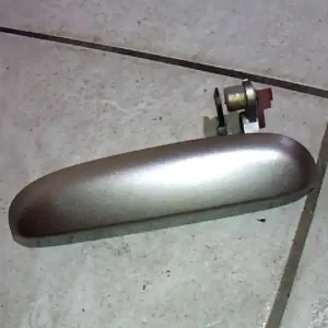 TOYOTA YARIS VERSO Bal első külső kilincs bontott alkatrész Akciós ár