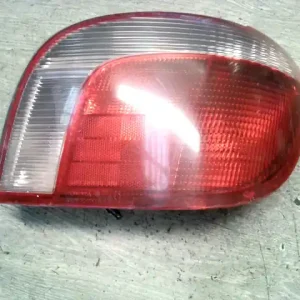 TOYOTA YARIS VERSO Jobb hátsó lámpa 3 ajtós bontott alkatrész Biztonságos fizetés