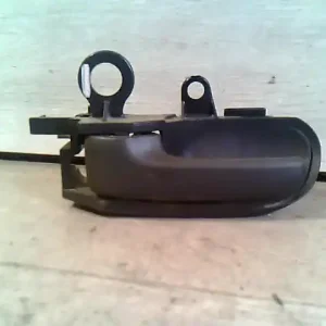 TOYOTA YARIS VERSO 00-05 Bal hátsó belső kilincs bontott alkatrész Vedd meg most