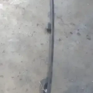 Azonnali szállítás TOYOTA YARIS VERSO 00-05 Bal tetőcsomagtartó hosszanti sín tetősín 5 ajtós bontott alkatrész