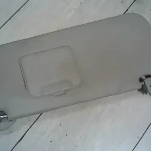 Különleges ajánlat TOYOTA YARIS VERSO 00-05 Jobb napellenző bontott alkatrész