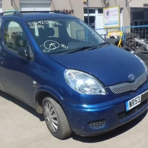 Újdonság TOYOTA YARIS VERSO 00-05 Pótféklámpa bontott alkatrész