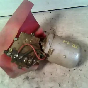 Vásárlói kedvenc TRABANT 1,1 Ablaktörlő motor első bontott alkatrész