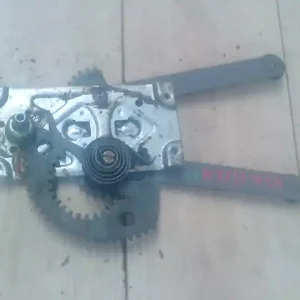 Árcsökkenés TRABANT 1,1 Bal első ablakemelő szerkezet mechanikus bontott alkatrész