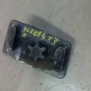 TRABANT 1,1 Bal első ajtó zárszerkezet mechanikus bontott alkatrész Újdonság