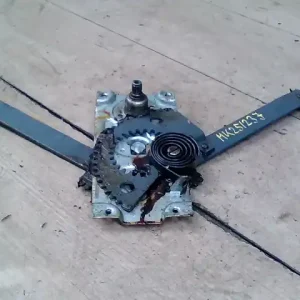 Rendeld meg most TRABANT 1,1 Jobb első ablakemelő szerkezet mechanikus bontott alkatrész