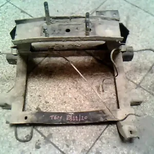 Olcsó TRABANT 601 Első bölcső futóműtartó segédkeret 2 ütemű bontott alkatrész