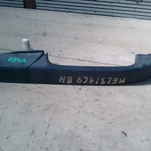 Gyors szállítás VOLVO 460 Bal hátsó külső kilincs 4 ajtós bontott alkatrész