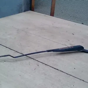 Azonnal elérhető VOLVO 460 Ablaktörlő kar bal első bontott alkatrész